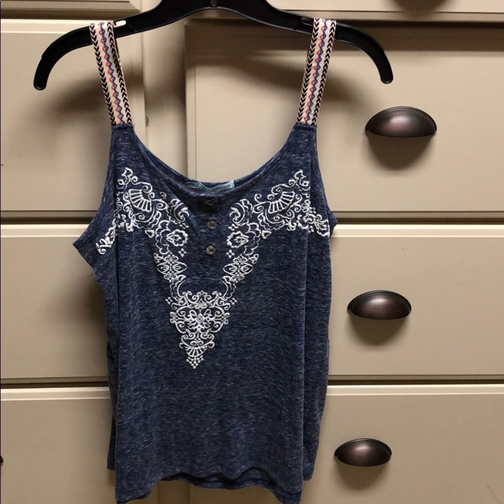 Women’s tank size L